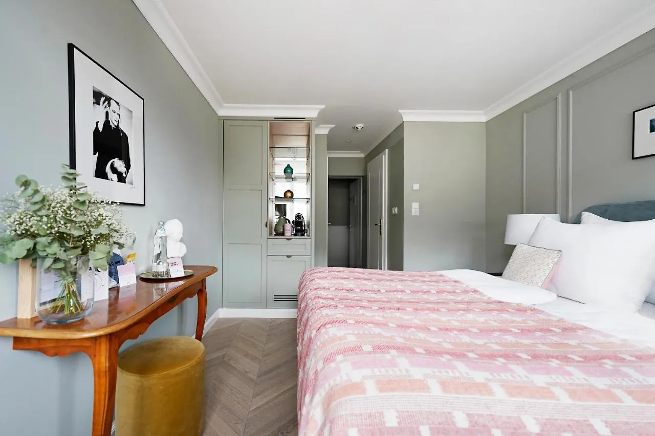 Numa Salzburg Mozart Aparthotel 4*,